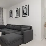 S Luxury * Split