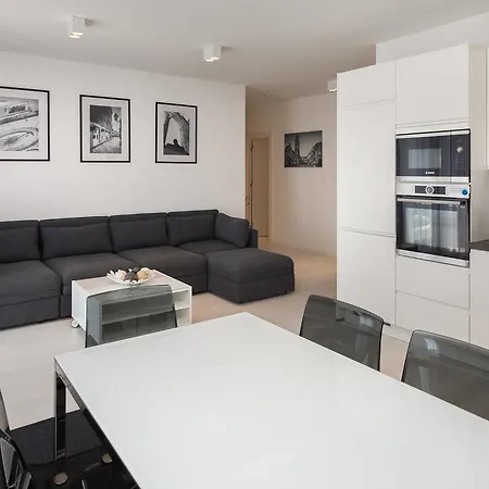 S Luxury * 스플리트